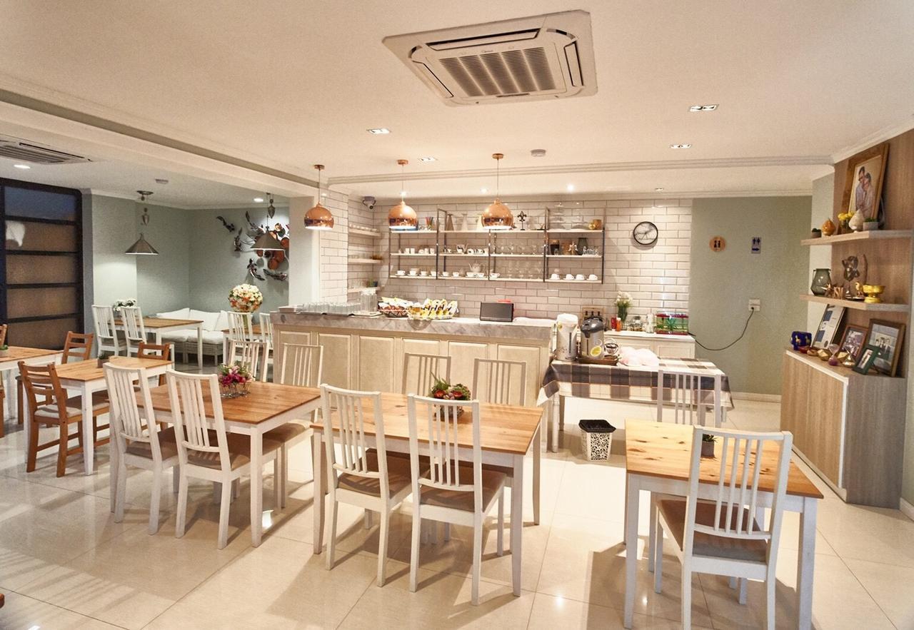 168 Studio Hotel Ubon Ratchathani Exterior foto